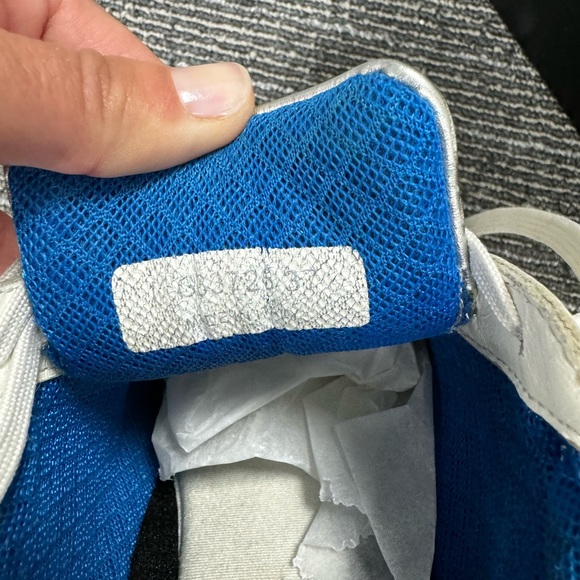 CHANEL CC RUNNING SNEAKERS - Picture 10 of 16